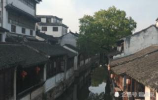 丑陋的比赛！主场裁判太欺负人了，还好老詹不打这场比赛！